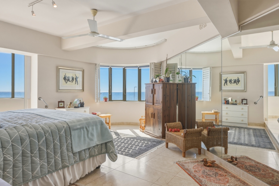 3 Bedroom Property for Sale in Sea Point Western Cape